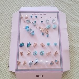 * 18 Pairs Novelty Earrings for Girls, Multicolor, Assorted Styles and Siz…